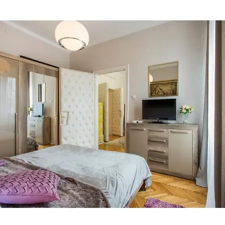 Апартаменты Luxury 8 *