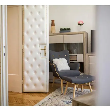 Luxury 8 Апартаменты *